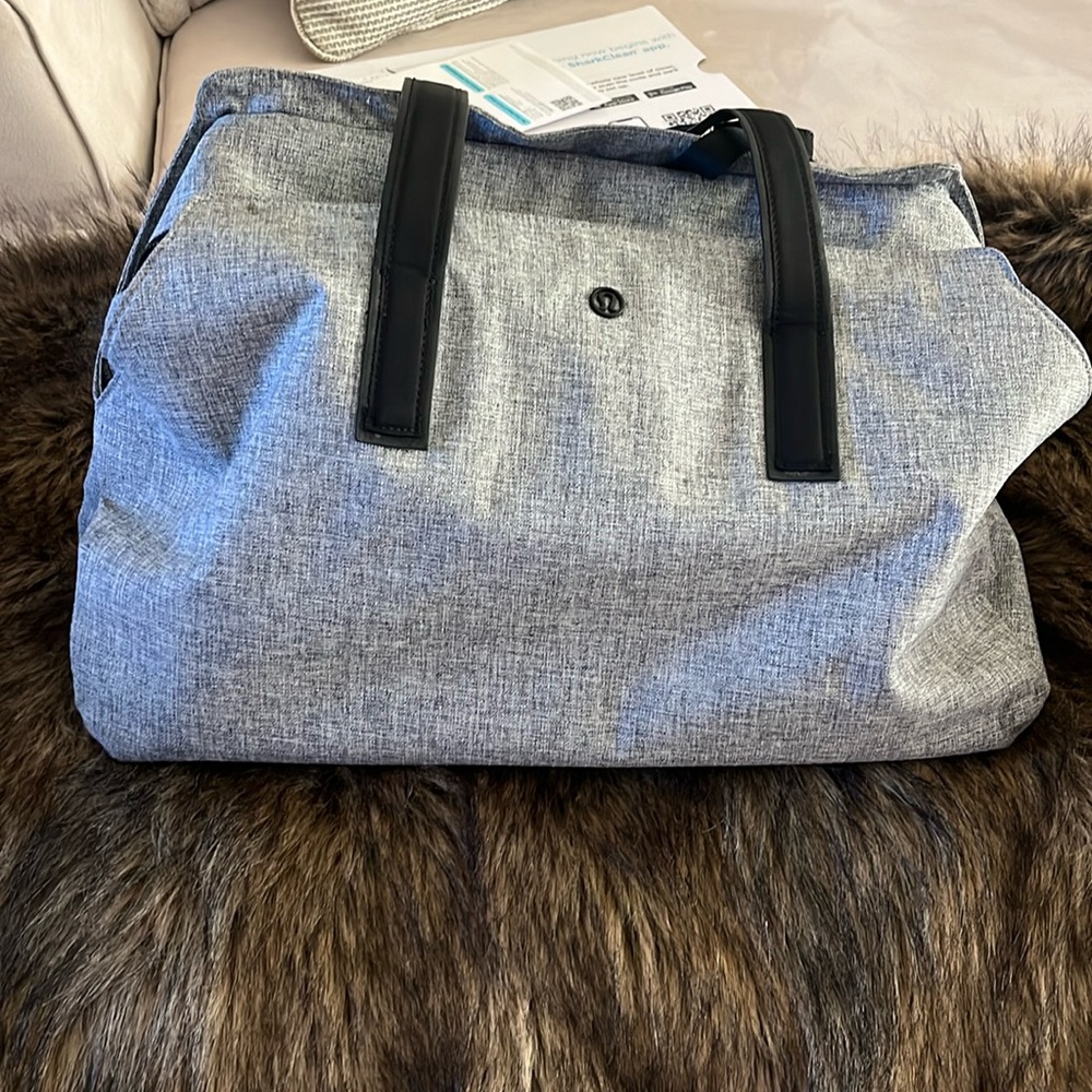 Lululemon bag